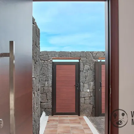 Mauruuru - 10 Minutes Walking To Marina Rubicon, Heated Pool, Bbq & Office Space With Desk And High Speed Internet וילה