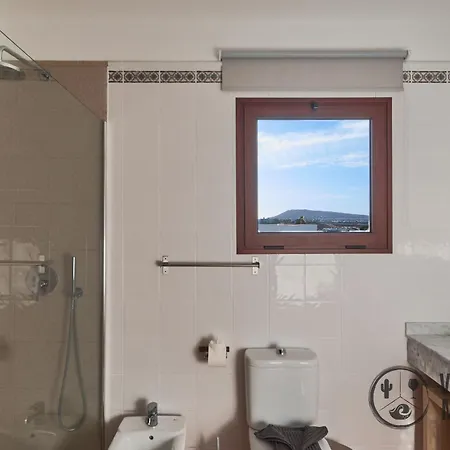 Mauruuru - 10 Minutes Walking To Marina Rubicon, Heated Pool, Bbq & Office Space With Desk And High Speed Internet Villa *