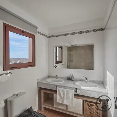 וילה Mauruuru - 10 Minutes Walking To Marina Rubicon, Heated Pool, Bbq & Office Space With Desk And High Speed Internet
