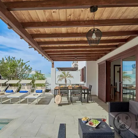 Mauruuru - 10 Minutes Walking To Marina Rubicon, Heated Pool, Bbq & Office Space With Desk And High Speed Internet וילה