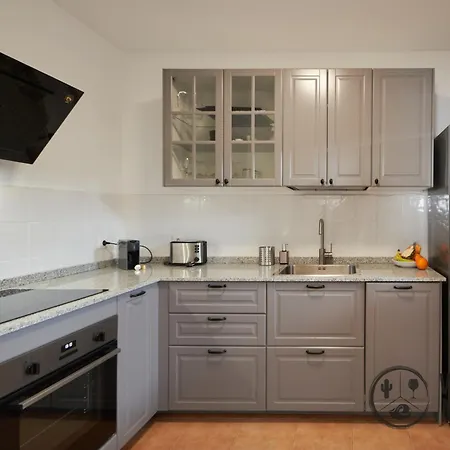 Vila Mauruuru - 10 Minutes Walking To Marina Rubicon, Heated Pool, Bbq & Office Space With Desk And High Speed Internet *