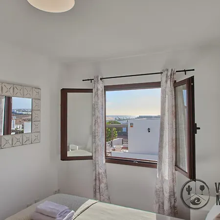 Vila Mauruuru - 10 Minutes Walking To Marina Rubicon, Heated Pool, Bbq & Office Space With Desk And High Speed Internet