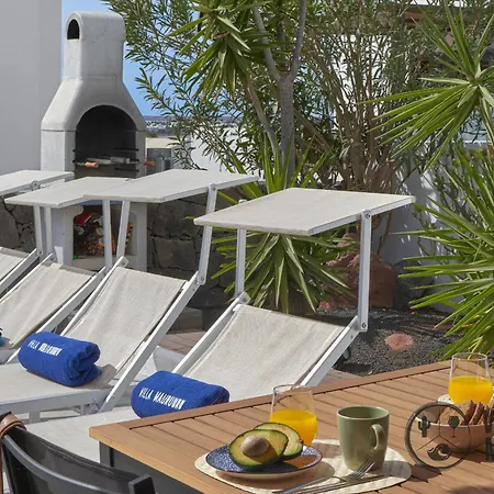 Vila Mauruuru - 10 Minutes Walking To Marina Rubicon, Heated Pool, Bbq & Office Space With Desk And High Speed Internet
